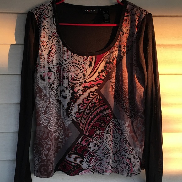 Woman’s Boho Top with long black sheer sleeves. - Picture 4 of 11